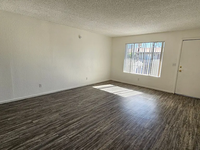 1622 N Beverly Ave #22 — Photo 9