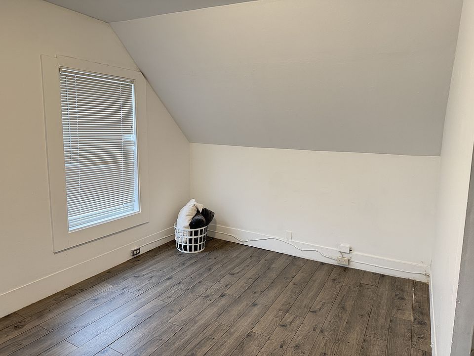 2nd image of 913 S 5th St