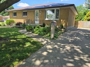 83 Holland Ave, Chatham Kent, ON N7M 2C8