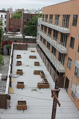 Rented by Full Time Management | media 92