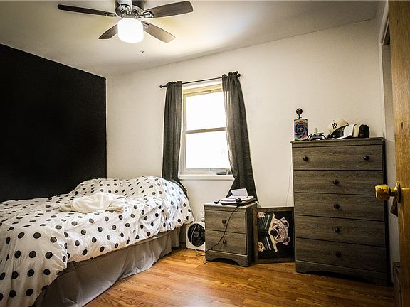 3rd image of 603 S Ash St