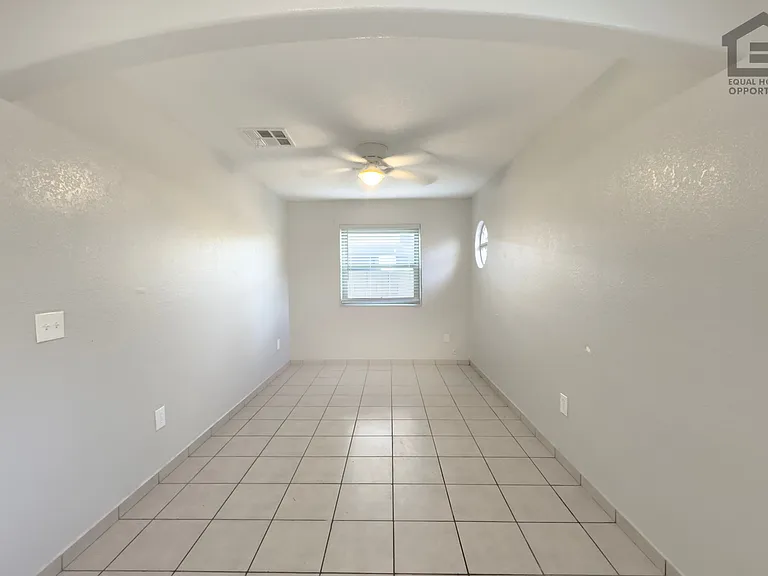 1023 E Old Southern Ave — Photo 6