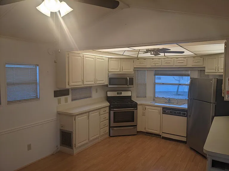 1295 S Cawston Ave #104 — Photo 7