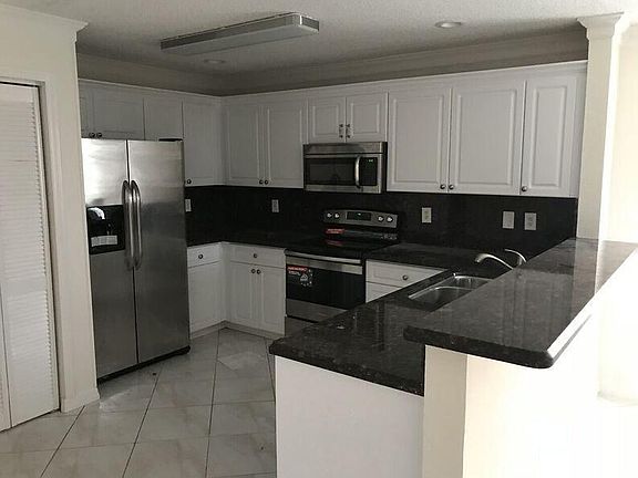 5th image of 4148 Pine Hollow Cir