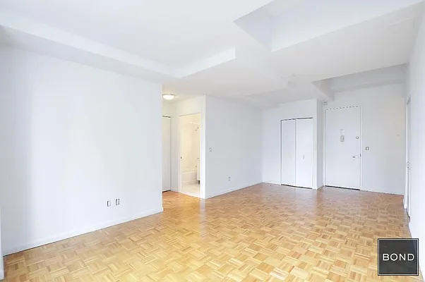 Rented by Bond New York | media 20