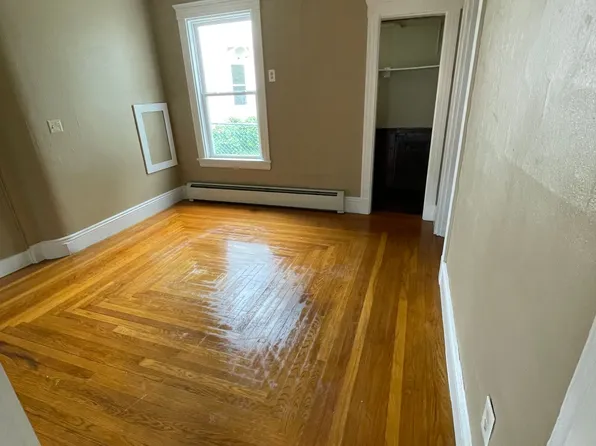 7 Park Pl, Waterville, ME 04901
