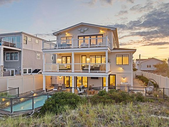 2nd image of 126 Ocean Boulevard