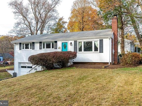 4th image of 3905 Larchmont Dr