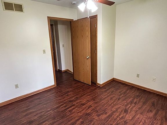 4th image of 317 Villa St