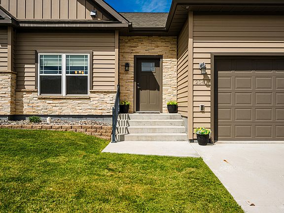 2nd image of 2041 Skyview West Dr