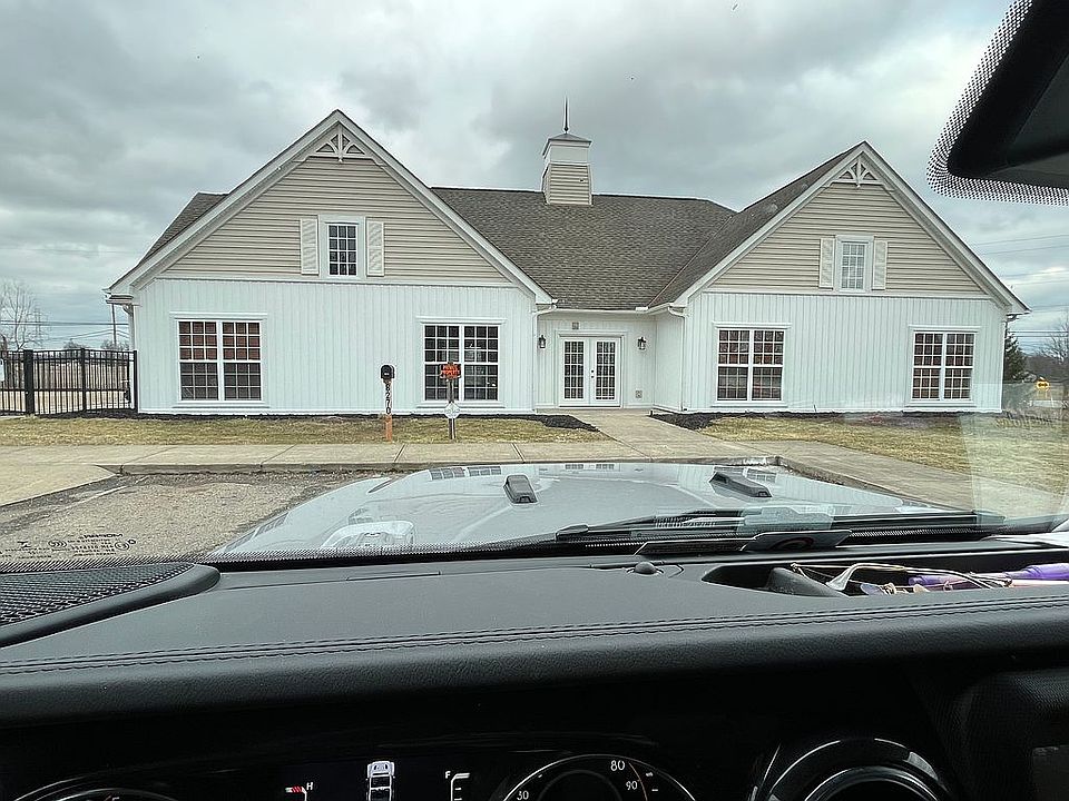 2nd image of 8270 Columbia Rd SW