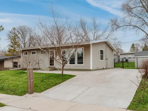 5623 Bentwood LANE, Greendale, WI 53129