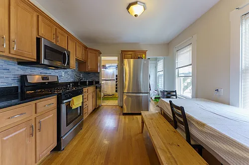 94 Cushing St #4 Photo 1 94 Cushing St #4 Photo 1