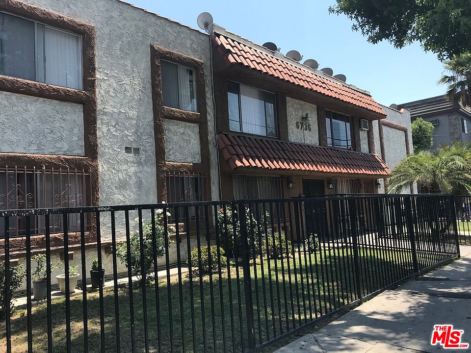 1st image of 6736 Woodley Ave