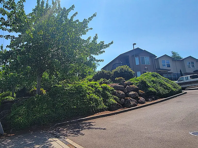 Pleasant Ridge Apartments — Photo 4