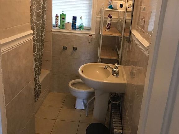 4th image of 126 Irving St #2