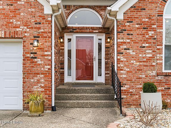 2nd image of 7005 Ridge Farm Ct