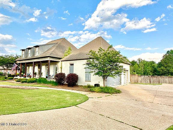 3rd image of 182 Bridlewood Dr