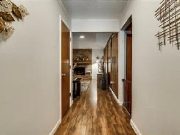 3rd image of 2714 Lucas Dr