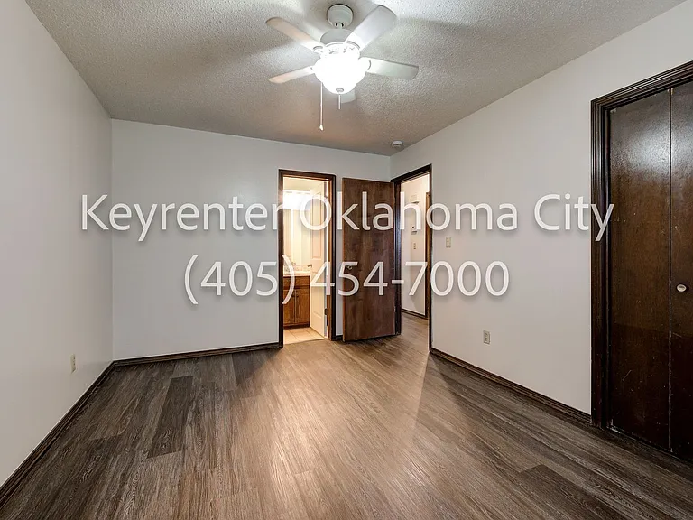 920 SW 97th St Duplex — Photo 17