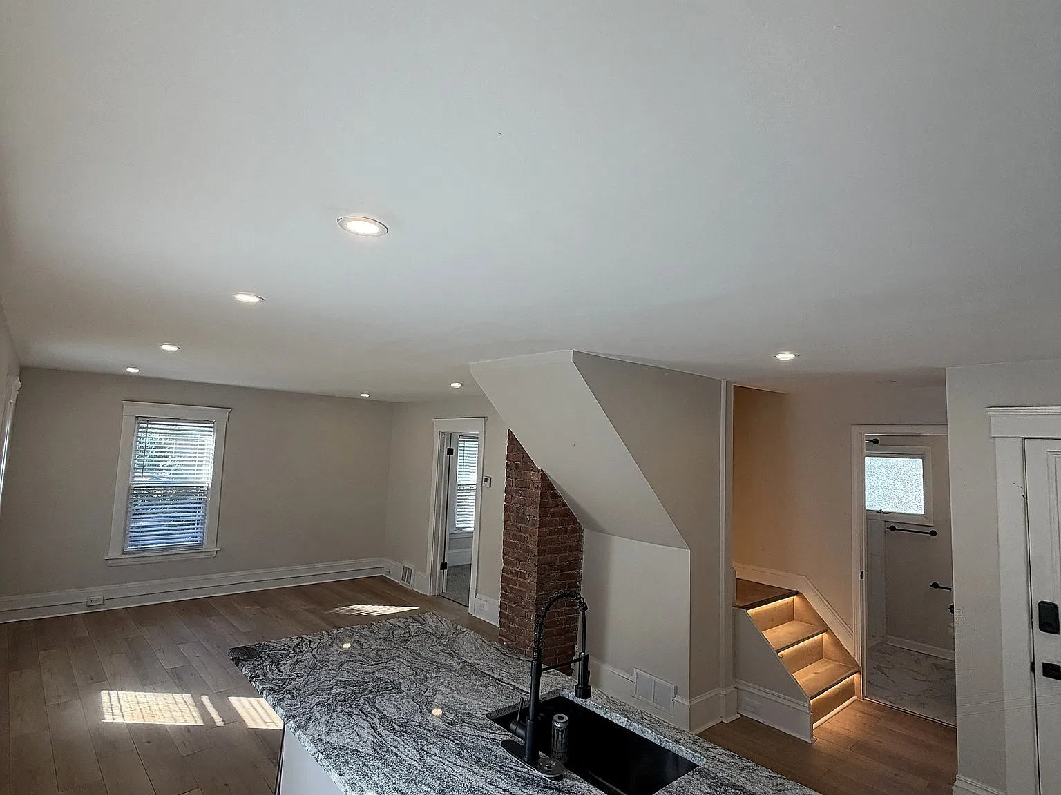 2 bed, 1350 sqft, $1,985 — Photo 1