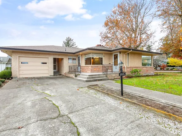 215 7th Street, Lynden, WA 98264