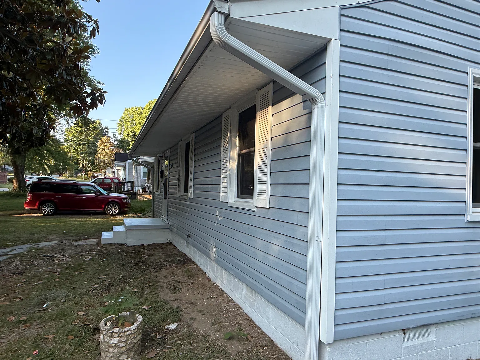 3 bed, 962 sqft, $1,300 — Photo 2