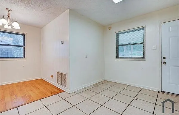 306 Evergreen Hl — Photo 10