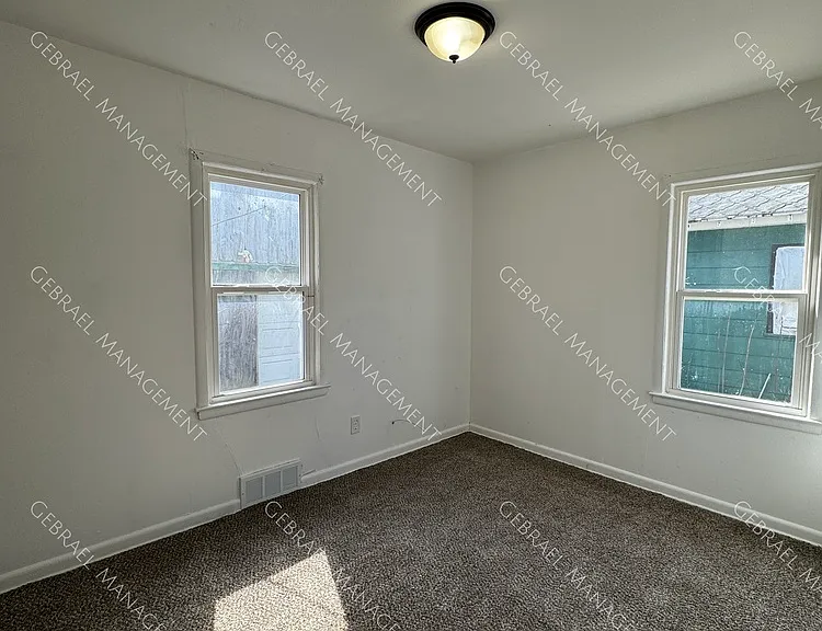 2469 Gibson St — Photo 3