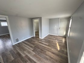 28 Center St, Bristol, CT