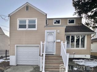 5 Gardner Pl, Parlin, NJ 08859