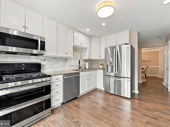 4th image of 123 Granite Ln #8