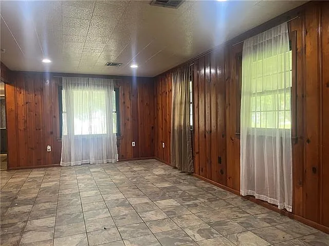 4 bed, 3.0 bath, 1840 sqft, $2,000 — Photo 2