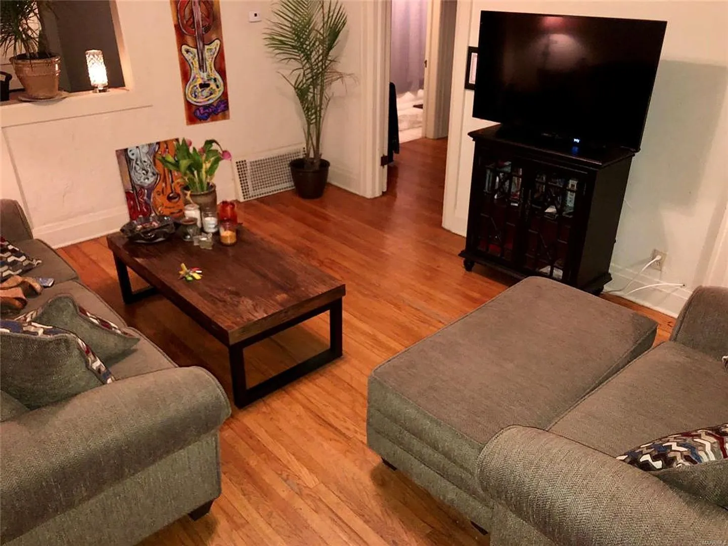 S. Perry-1301 — Photo 2