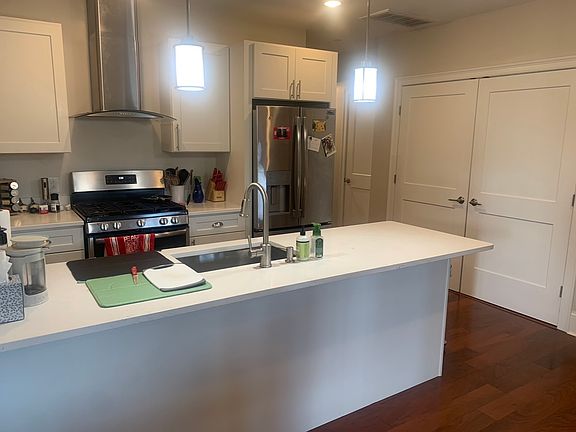 3rd image of 18 Johnson Ave APT 9