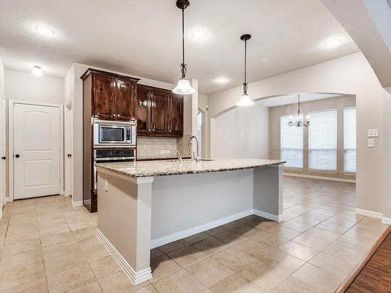 205 Chester Dr — Photo 7