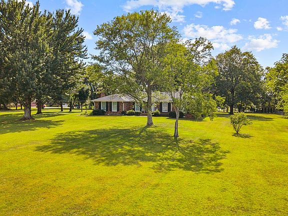 4th image of 226 Maple Hill Rd
