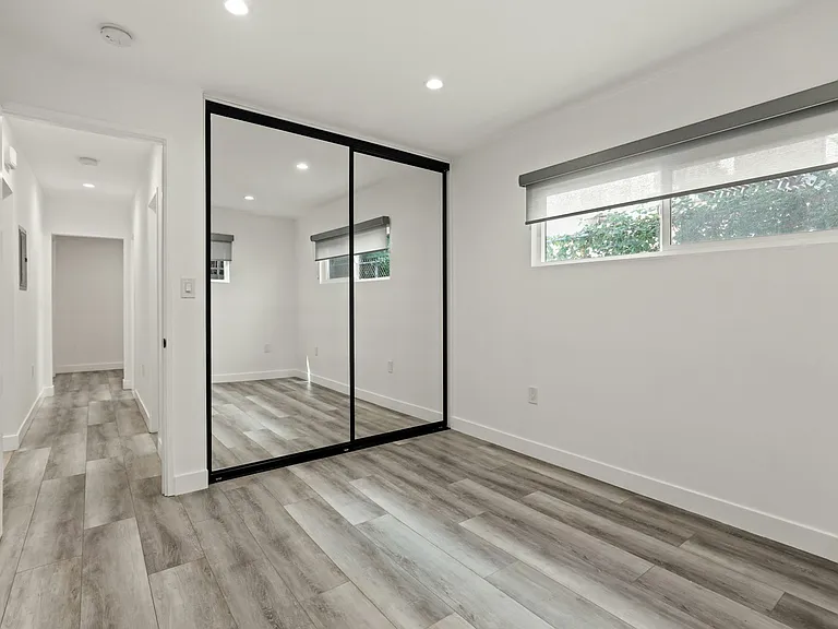 410 Lucas Ave #C — Photo 32