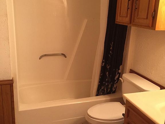 5th image of 619 Taylor Ct