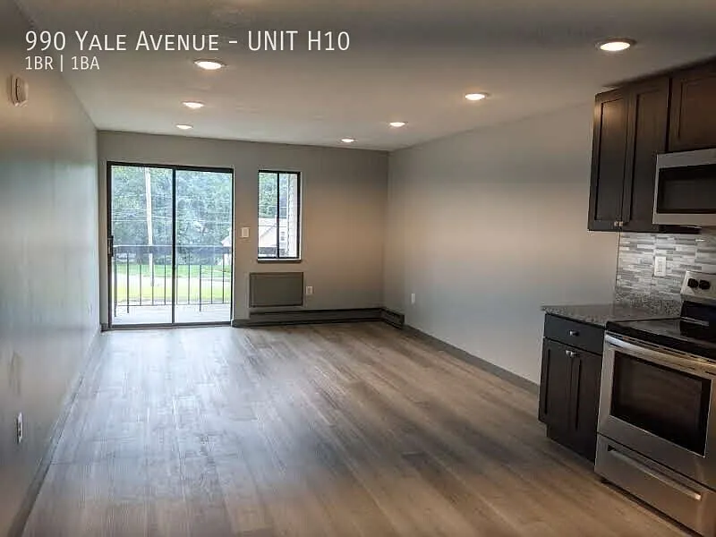 1 bed, 790 sqft, $1,700 — Photo 2
