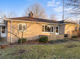 301 S 1st St, Pierceton, IN 46562