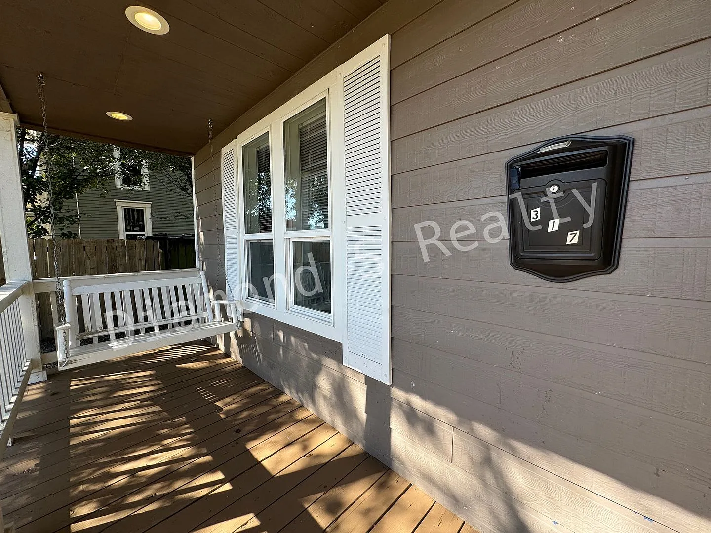 Charming 2 Bedroom/2 Bathroom House Coming Soon! — Photo 2