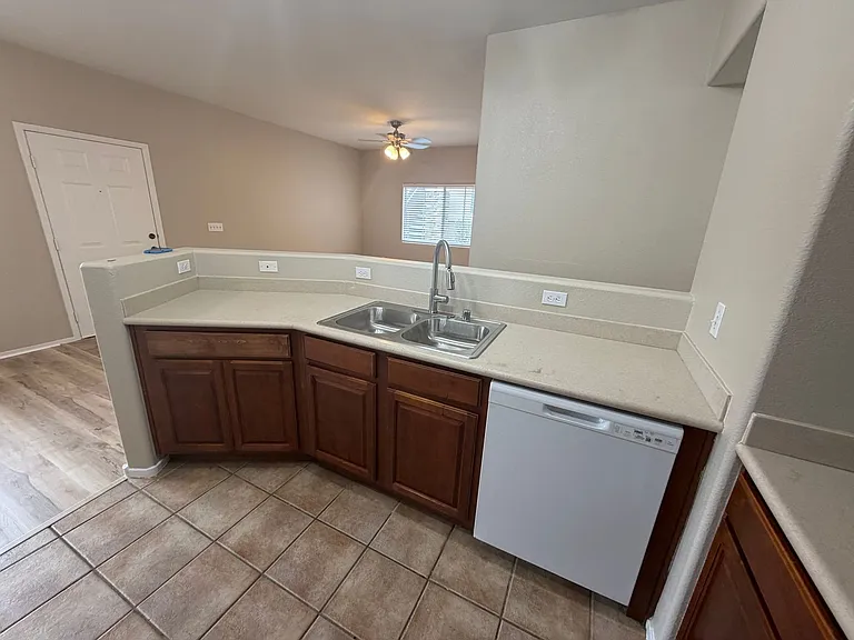 9303 Gilcrease Ave #1250 — Photo 7