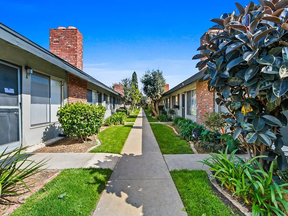 Magnolia Apartments