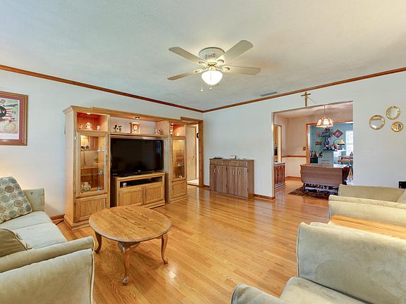 5th image of 6512 Blackwood Dr
