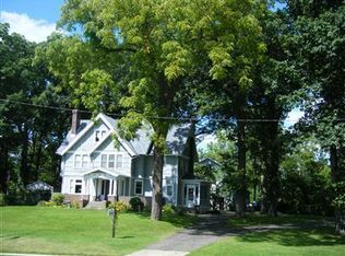 413 E Front St, Buchanan, MI 49107