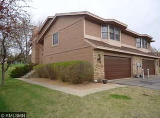 762 Buckingwood Ct, Chanhassen, MN 55317