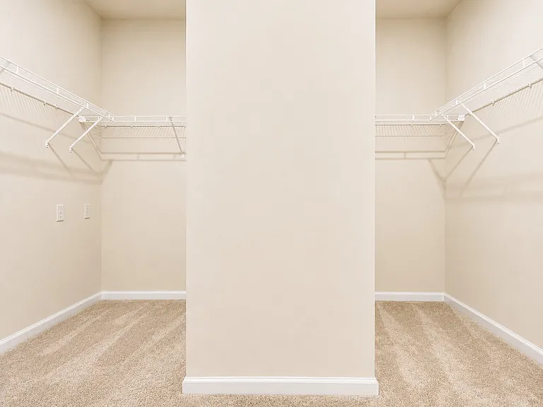 1856 Hanover West Dr — Photo 20