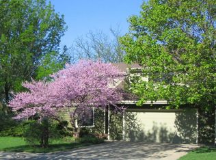 1513 Devonshire Ct, Champaign, IL 61821