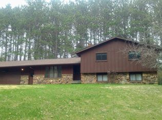 E8419 Ebert Rd, New London, WI 54961